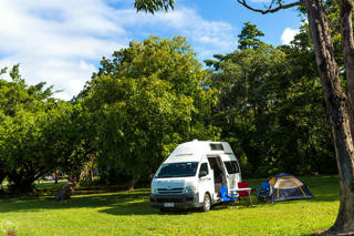 Thumbnail picture gallery of the Paradise Family 5 Hitop Camper