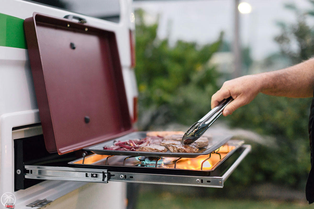 Maui Ultima Plus, 2 + 1 berth premium camper, grill, outdoor grill